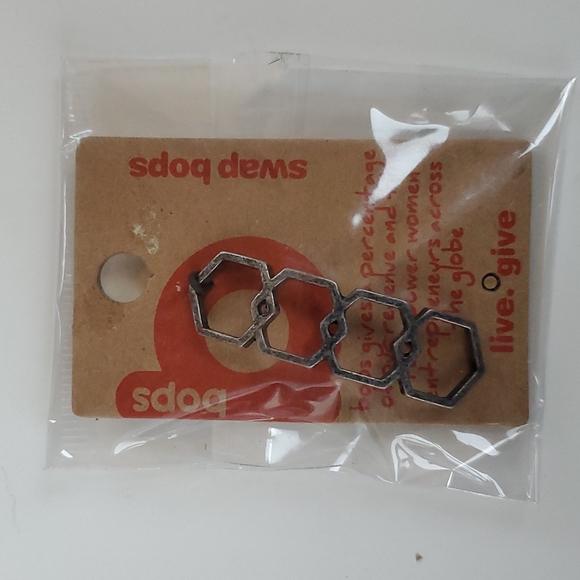 Boutique Swap Bops Adornment Charm Four Hexagons Any Necklace or Bracelet - Picture 3 of 6